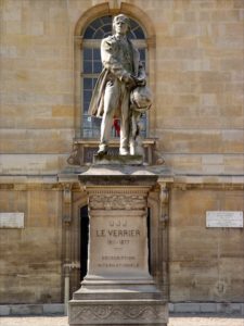 Statue de Urbain le Verrier à l'observatoire de Paris
